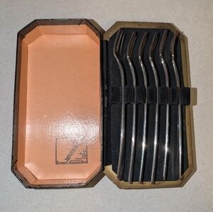 Community Plate Antique Forks Set